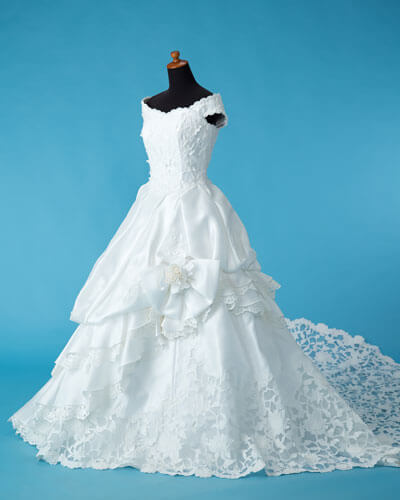 純白のウェディングドレス